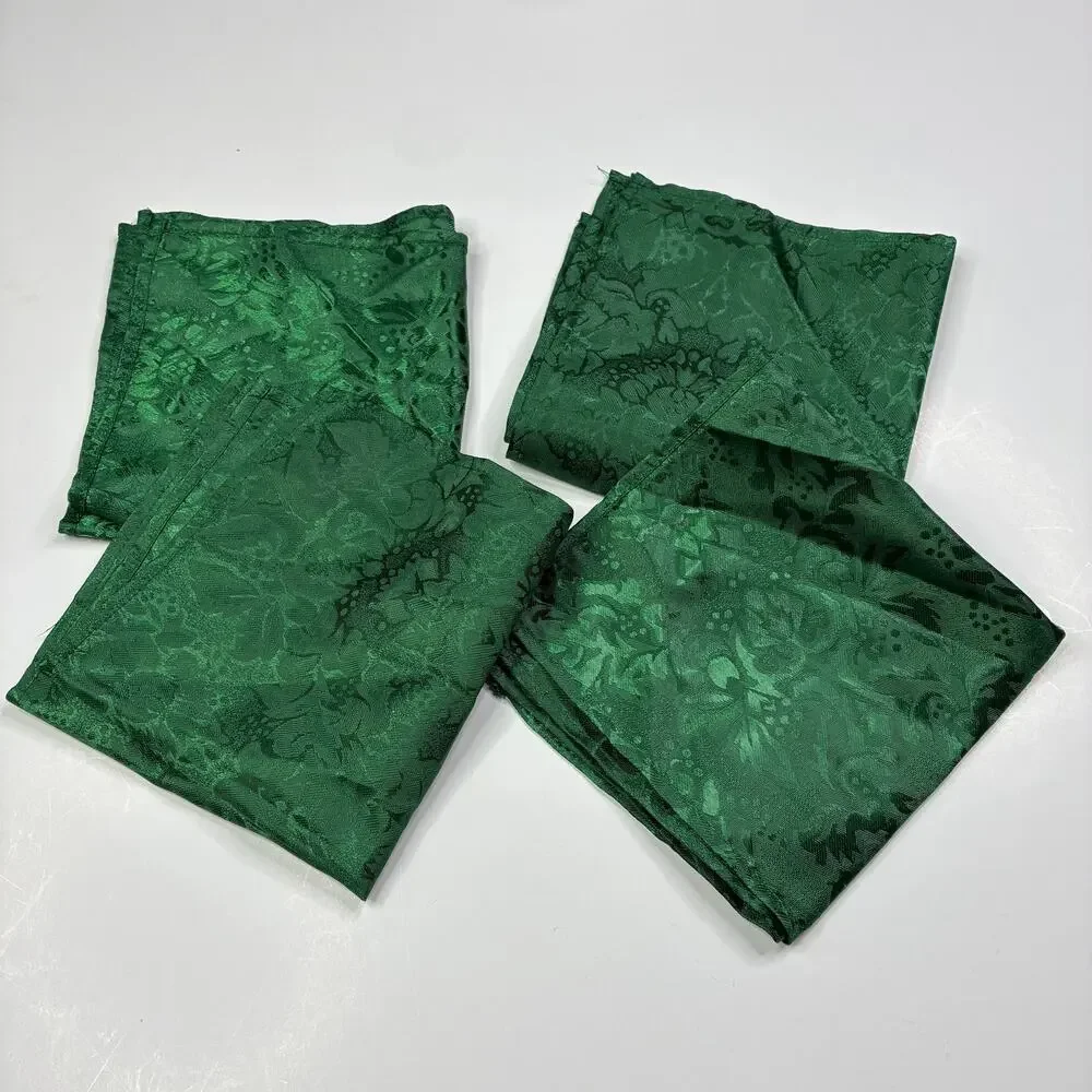 Set of 4 Fabric Napkins Green Jacquard Floral 13.7